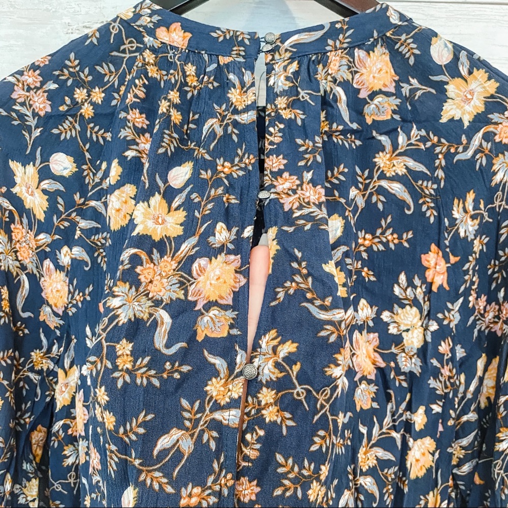 AE Blue Floral Button Back Peasant Top - Picture 5 of 6